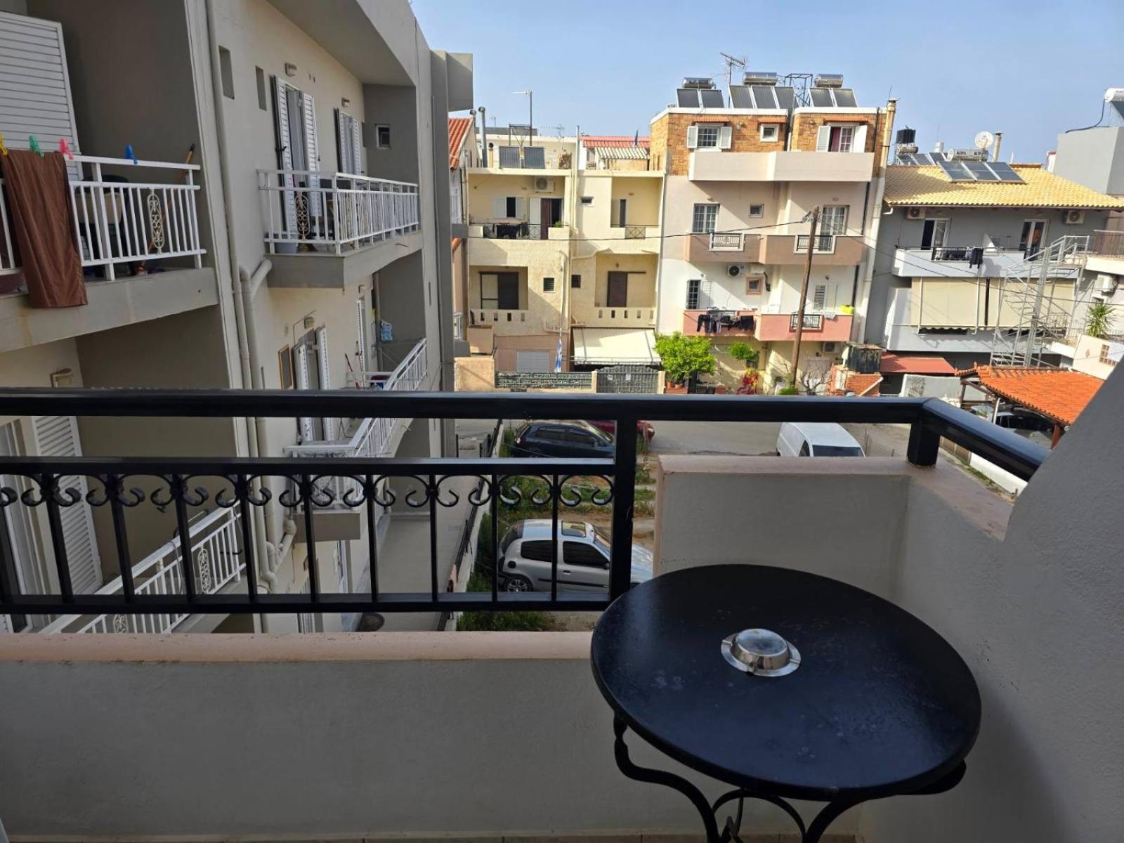 δίπλα σε πανεπιστήμιο Apartment *